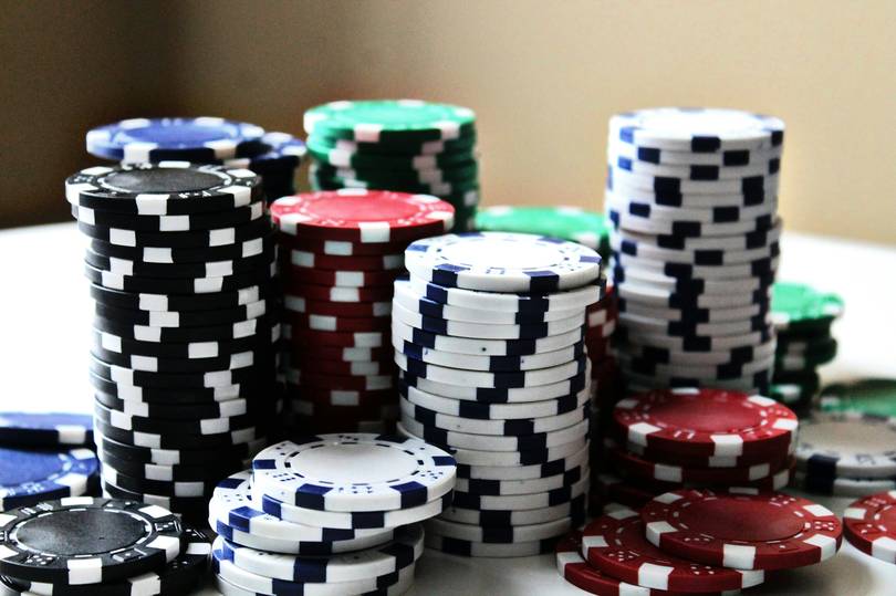 Comment équilibrent les casinos en ligne le divertissement et le risque